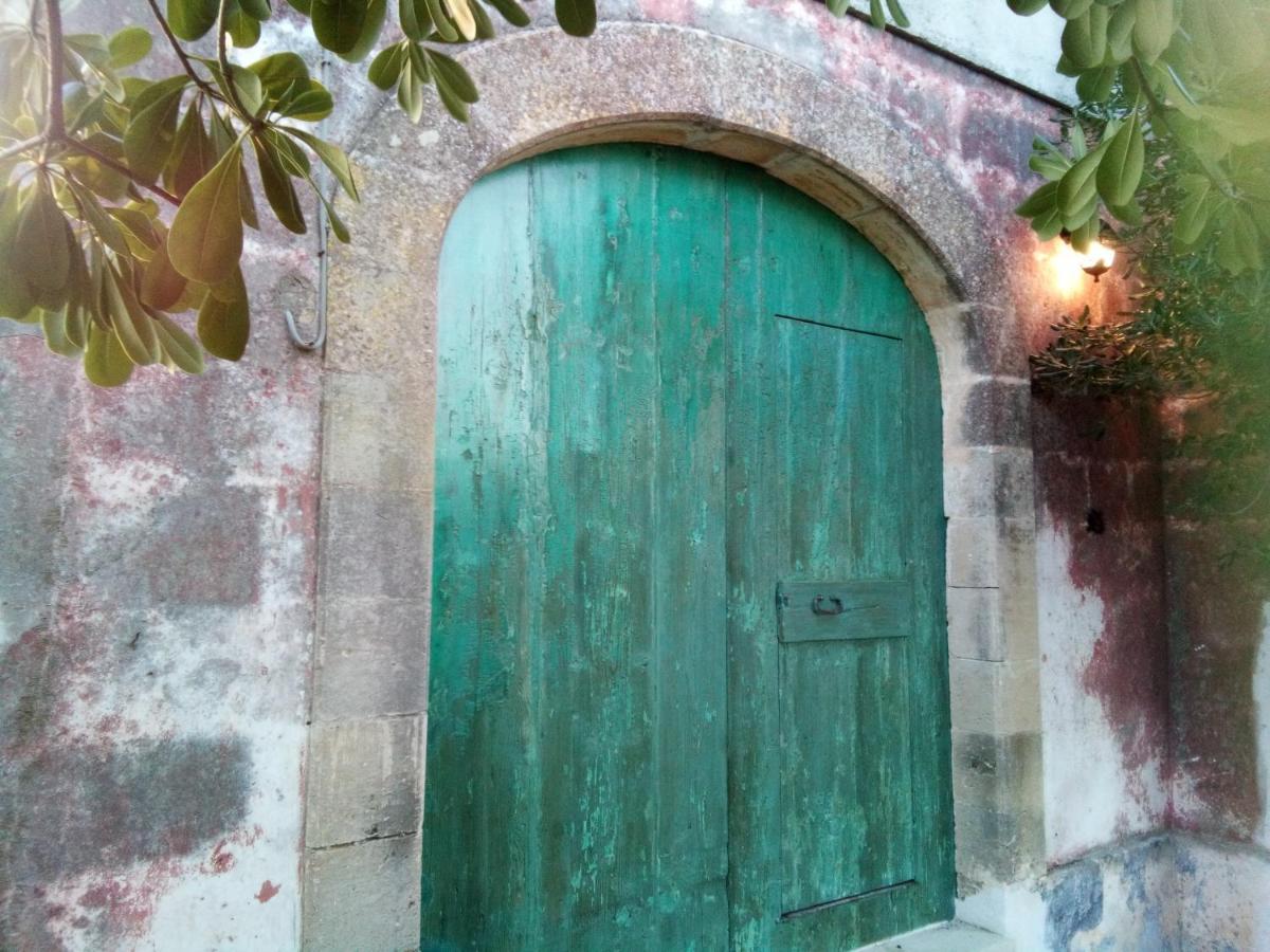 I Fichi Bianchi Bed and Breakfast Cutrofiano Buitenkant foto